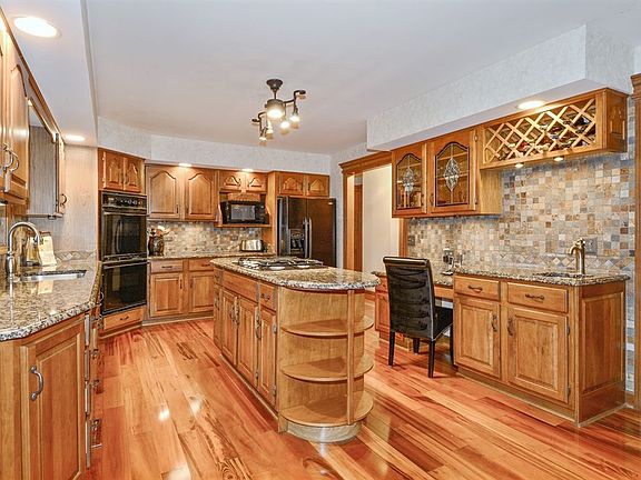 3rd image of 7N544 Cloverfield Cir