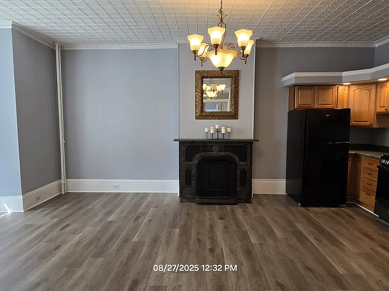 212 Oak St #1 — Photo 4