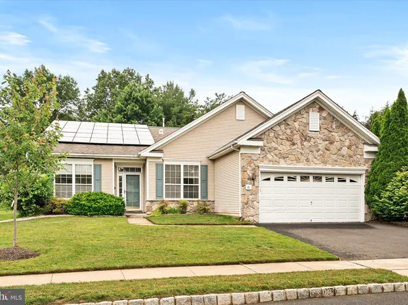 21 Barbary Ln, Columbus, NJ 08022