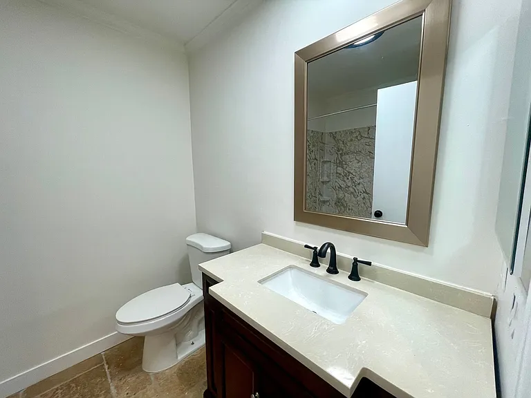 13925 Sherman Way — Photo 4