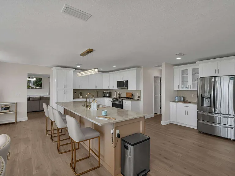 606 N Shore Dr — Photo 23
