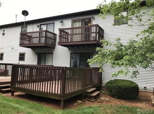 321 Orlando St #321, Edison, NJ 08817