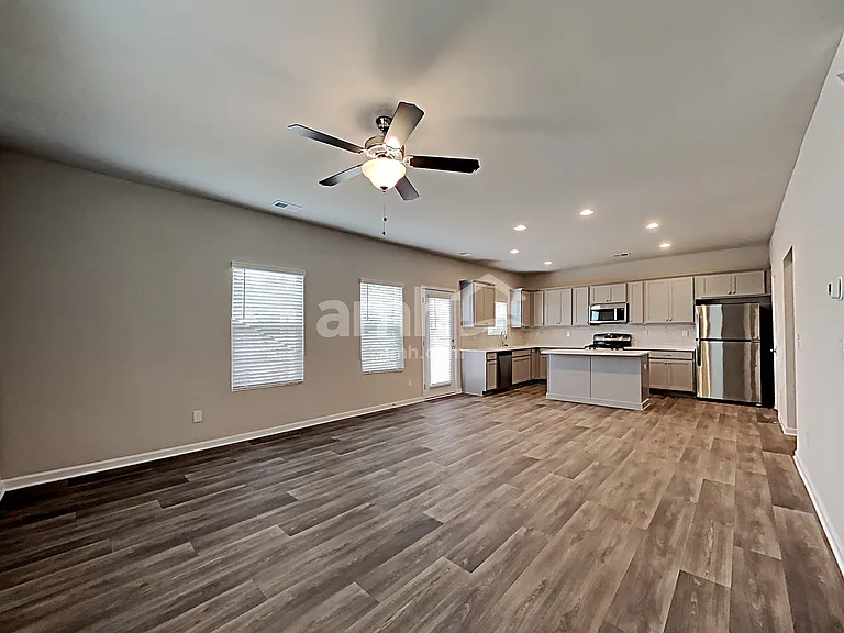 358 Winston Cir — Photo 4