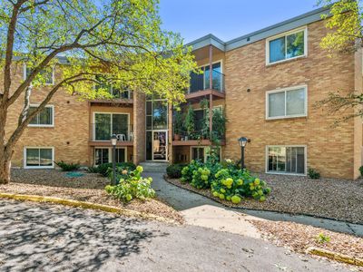 9145 Olson Memorial Hwy #304, Golden Valley, MN, 55427