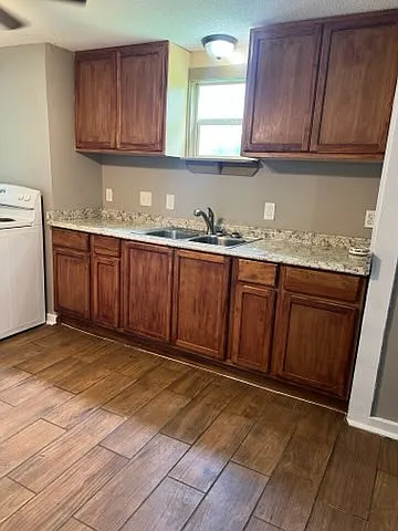 6710 Phillips Ln — Photo 9