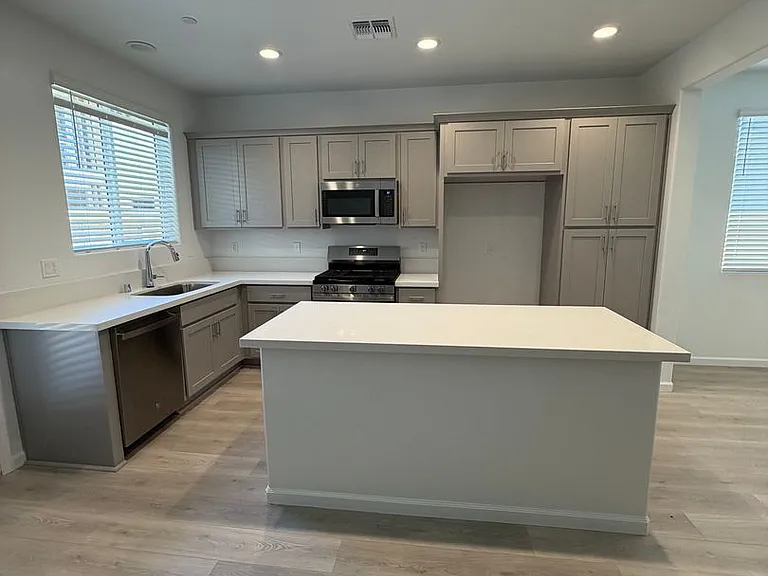 3021 N Monarch St — Photo 11