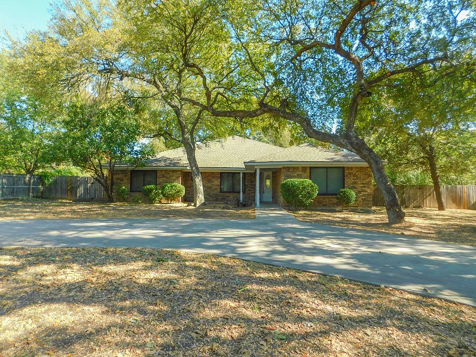 1st image of 110 Carolyn Ln