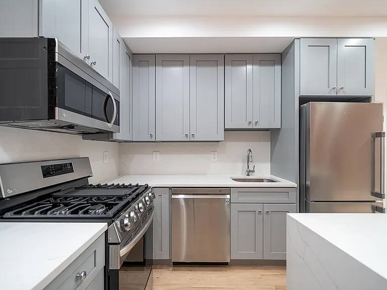 230 Willow Ave #4 — Photo 2