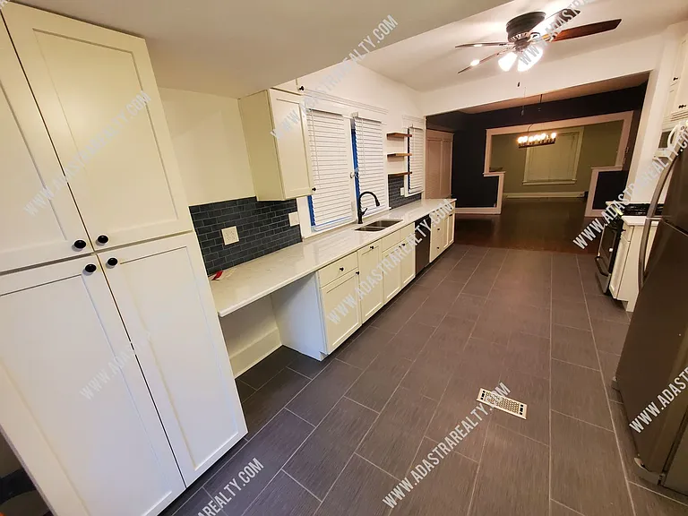 4521 Fairmount Ave — Photo 11
