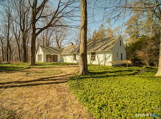33 Fairground Road, Woodbridge, CT 06525