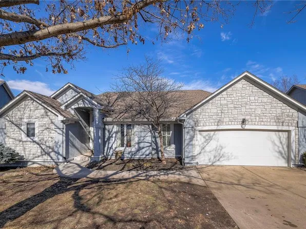 1656 N Hunter Dr, Olathe, KS 66061
