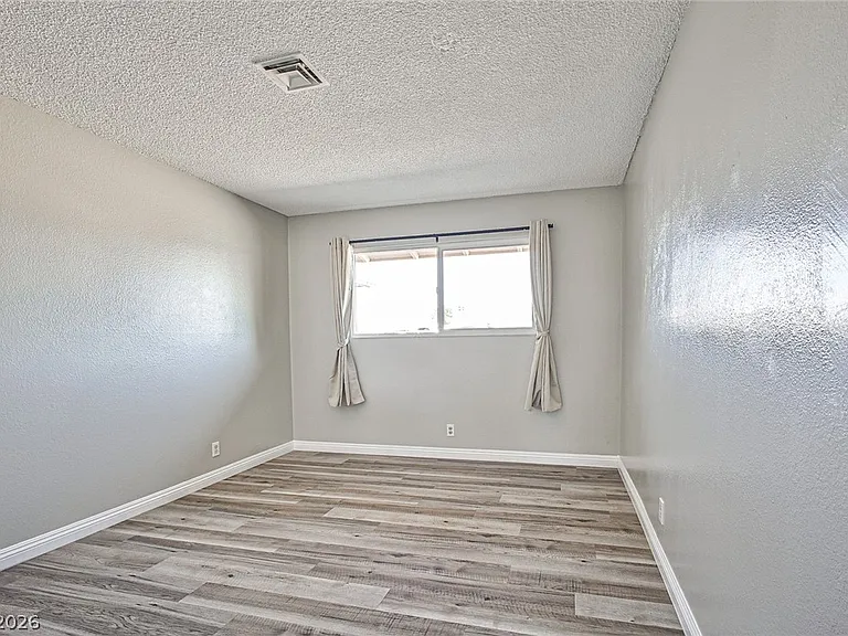 1320 Robin St — Photo 20