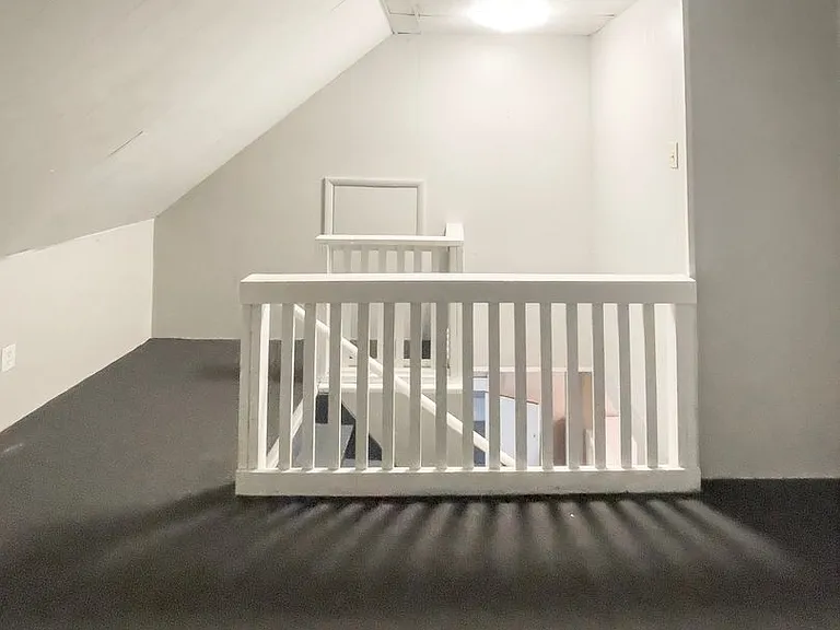 812 W University Ave — Photo 15