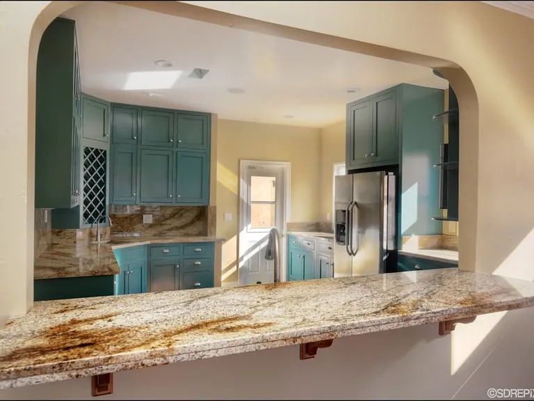 4725 Kensington Dr — Photo 9