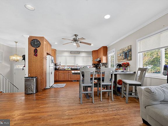 5th image of 11901 Hunters Ln