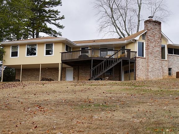 3rd image of 415 Thomas Cir