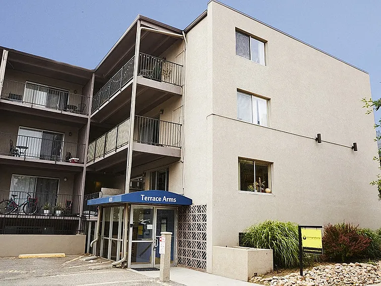Terrace Arms Apartments — Photo 6