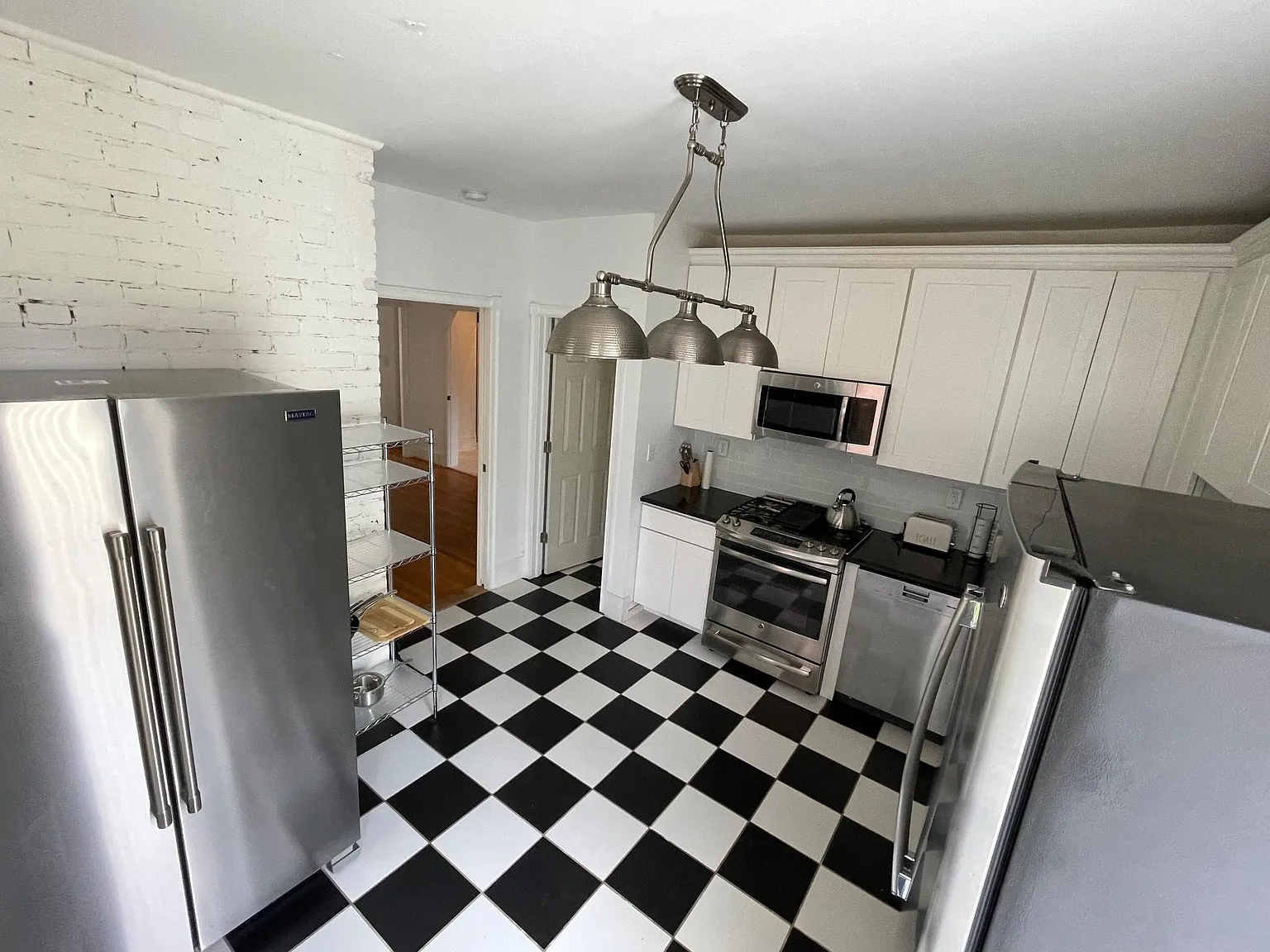 1519 W 14th St — Photo 3