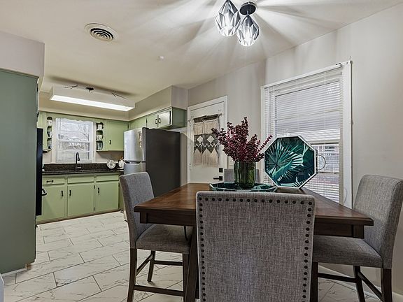 5th image of 4525 Sentry St