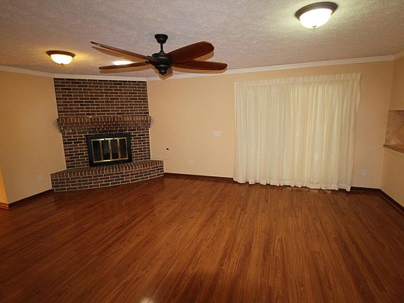 5th image of 10208 Shady Crest Ln