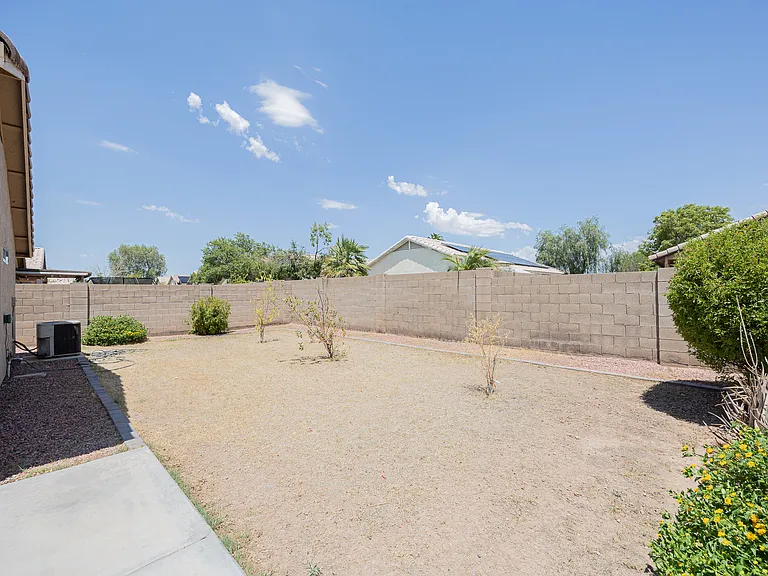 13344 W Desert Ln — Photo 26