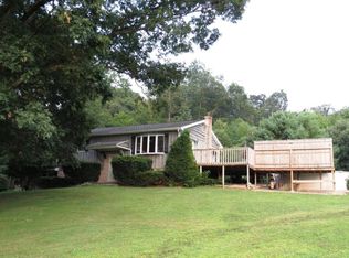 59 Lake Terrace Dr, Pine Grove, PA 17963