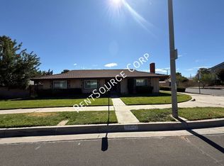 39642 Country Club Dr, Palmdale, CA 93551