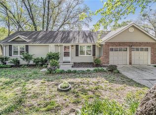 6419 NW Blair Rd, Parkville, MO 64152