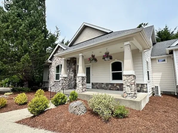 1198 Winsome Cir, Florence, OR 97439
