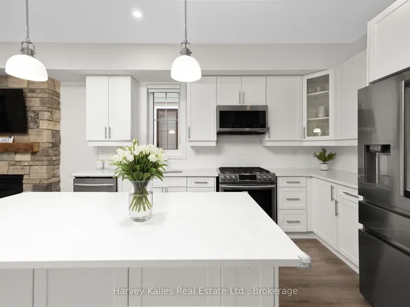 129 Red Pine St, The Blue Mountains, ON L9Y 0Z3