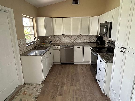 Kitchen - new appliances purchased July 2022