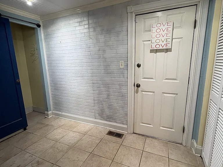 100 Linwood Ct — Photo 10