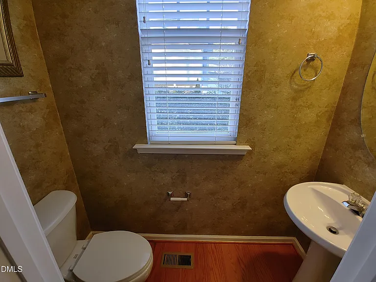 606 Lyon Tree Ln — Photo 15