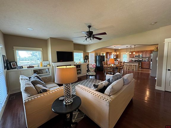 5th image of 3034 Spring Mill Dr