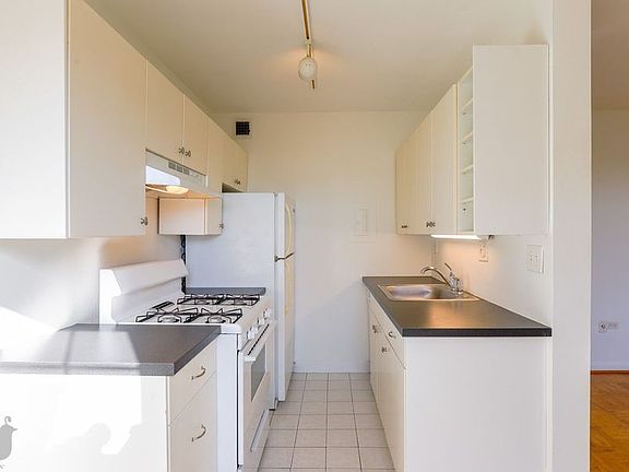 3rd image of 1880 Columbia Rd NW APT 305