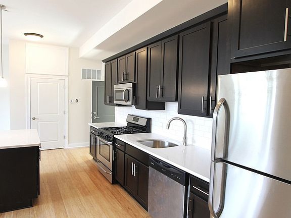 2nd image of 144 Green Ln Unit 4