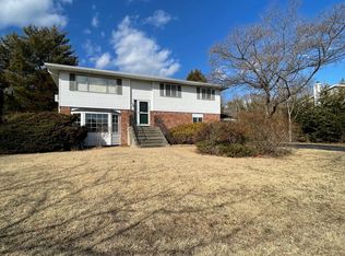 45 Ort Ct, Sayville, NY 11782
