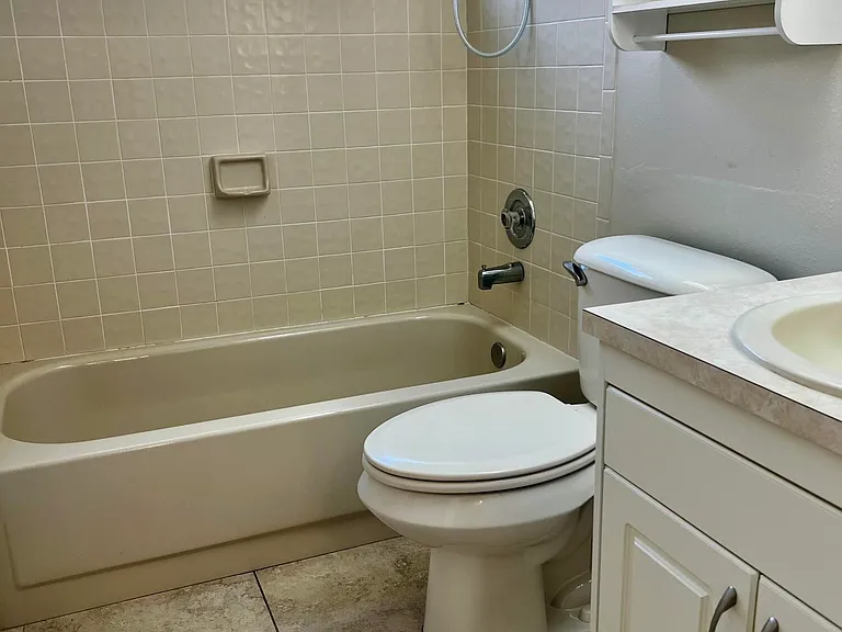 1059 Country Club Dr #611 — Photo 20