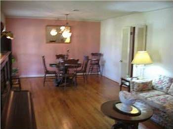 3rd image of 2641 Oxford Dr