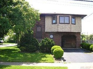 56 Norcross Ave, Bethpage, NY 11714