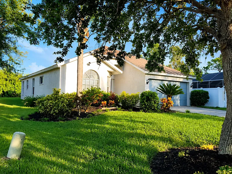 3 bed, 2.0 bath, 1660 sqft, $3,295 — Photo 4