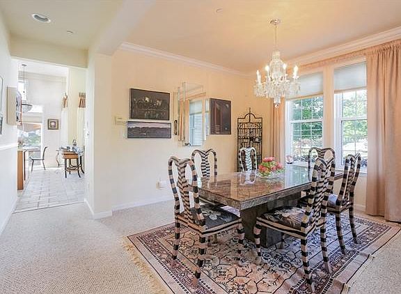 4th image of 2 Meeting House Ln