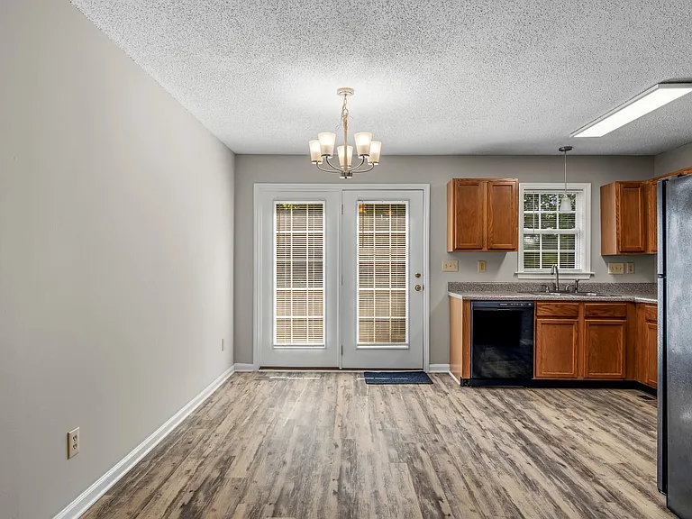 2019 Rath St — Photo 6