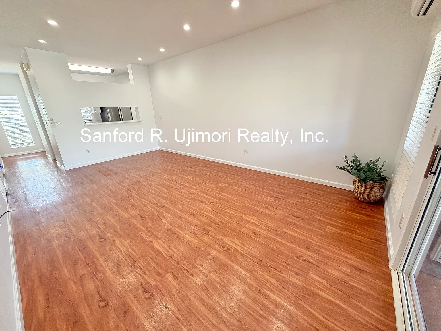 2 bed, 2.5 bath, 922 sqft, $3,150 — Photo 1