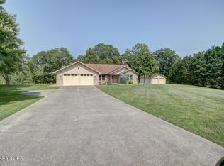 1023 Stokley Ct, Dandridge, TN 37725
