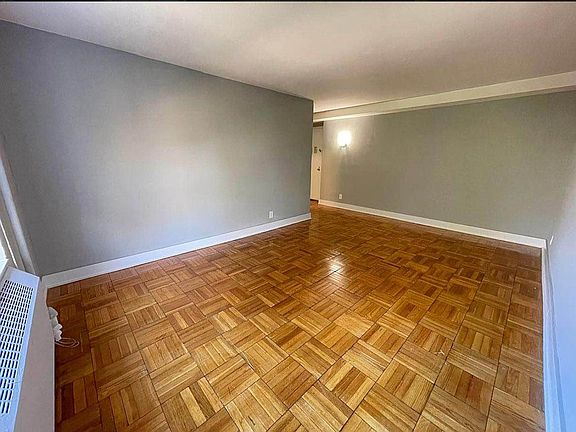4th image of 6450C 188th St #1