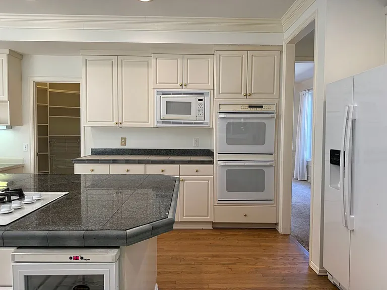 27171 SE 25th Pl — Photo 14