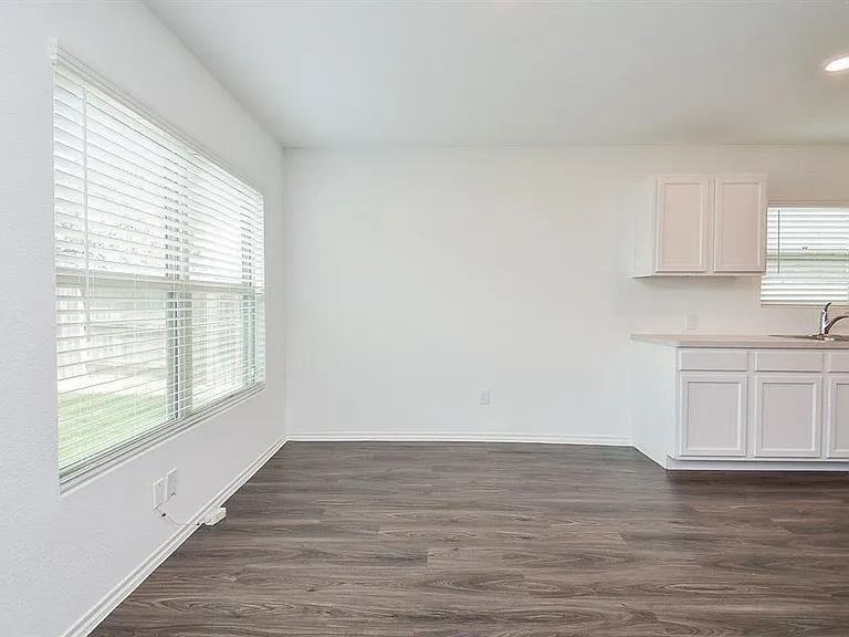 5434 Logan Dale Dr — Photo 7