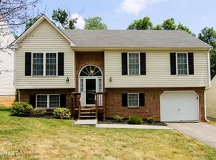 5057 Meadow Crossing Ln NE, Roanoke, VA 24019