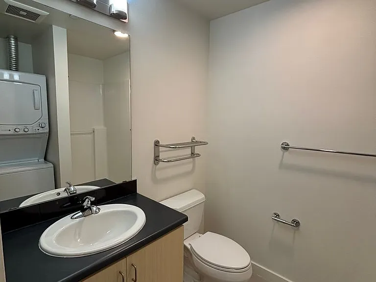 Brooklyn Apartments — Photo 16